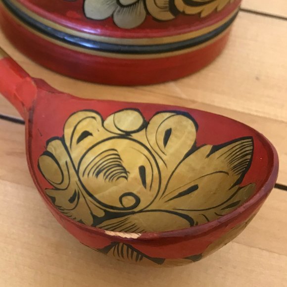Russian Khokhloma Wooden Lacquer Container Jar with Scoop Spoon - Picture 2 of 6